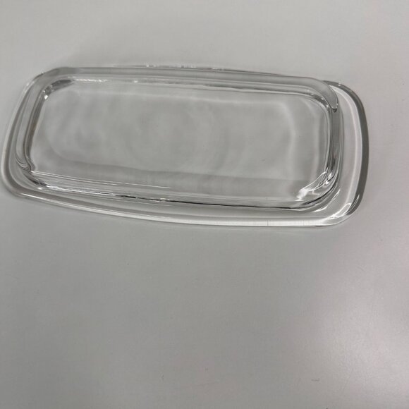 Clear Glass Butter Dish With Lid Elegant Design Fits Standard Butter Sticks - Picture 5 of 6